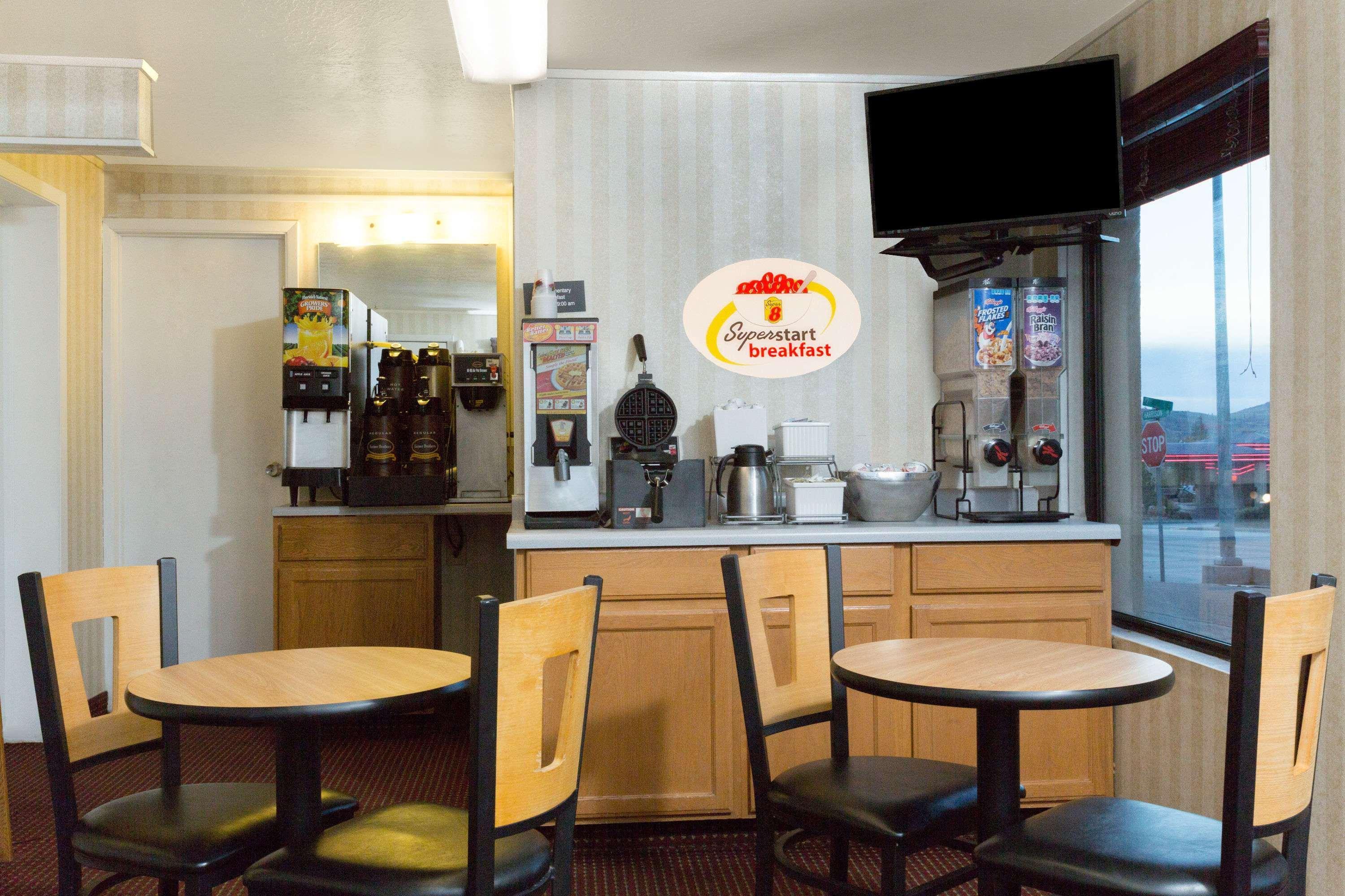 Super 8 By Wyndham Evanston Kültér fotó